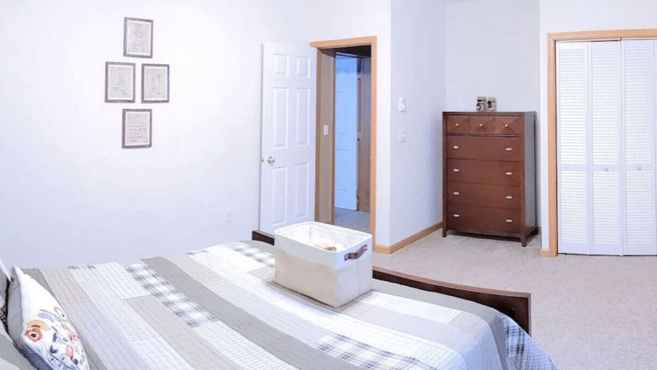 Photo of Bedroom in Evergreen West Central