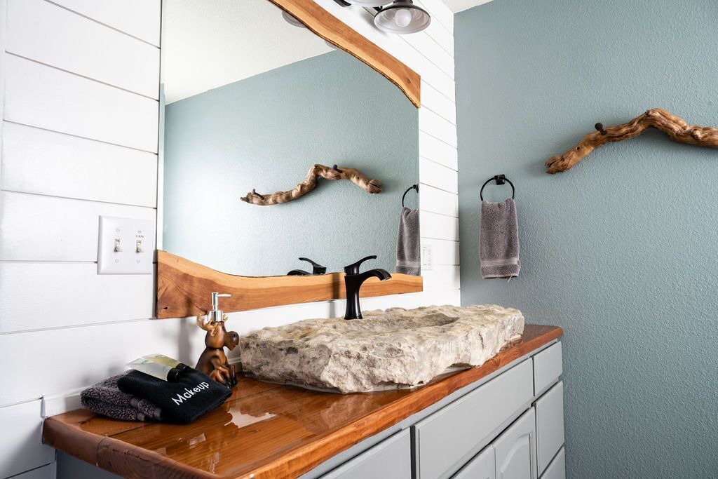Photo of Bathroom in Cloudcroft