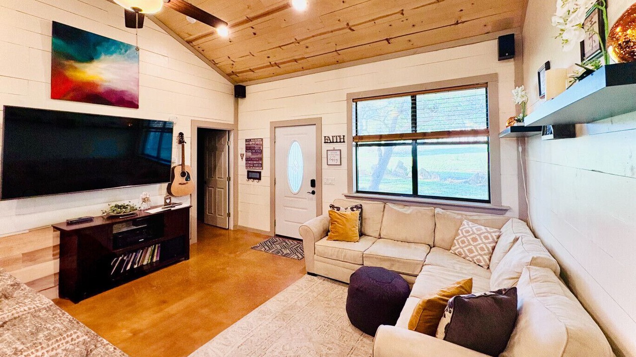 Photo of Livingroom in Dripping Springs