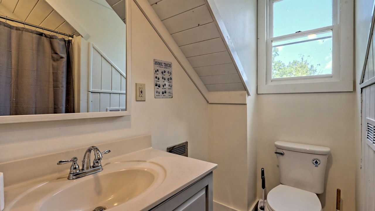Photo of Bathroom in Raccoon Ridge