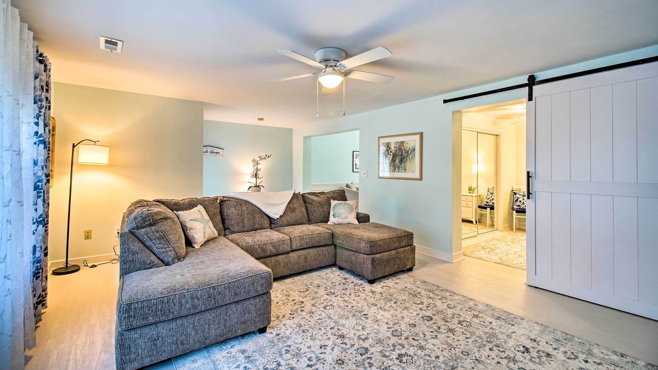 Photo of Livingroom in Colonial Beach