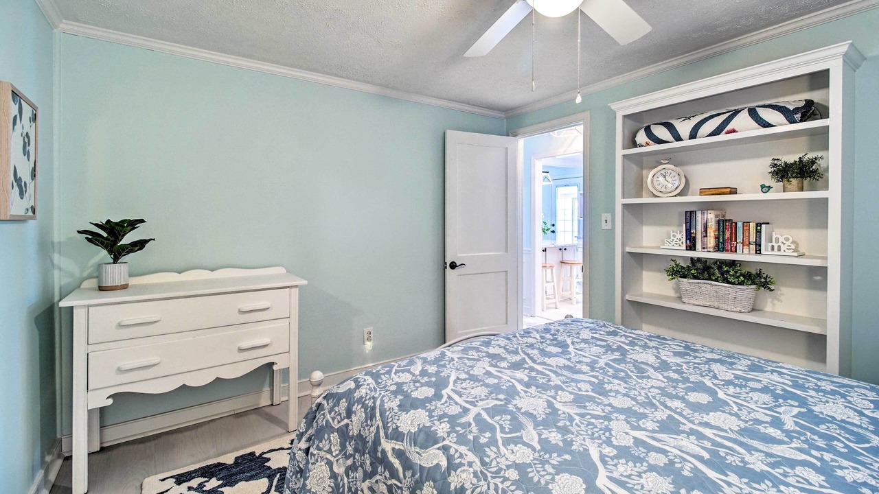 Photo of Bedroom in Colonial Beach