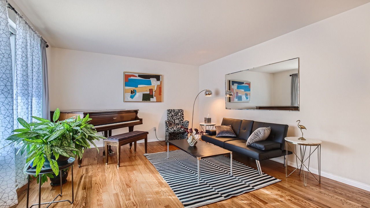 Photo of Livingroom in Lakewood