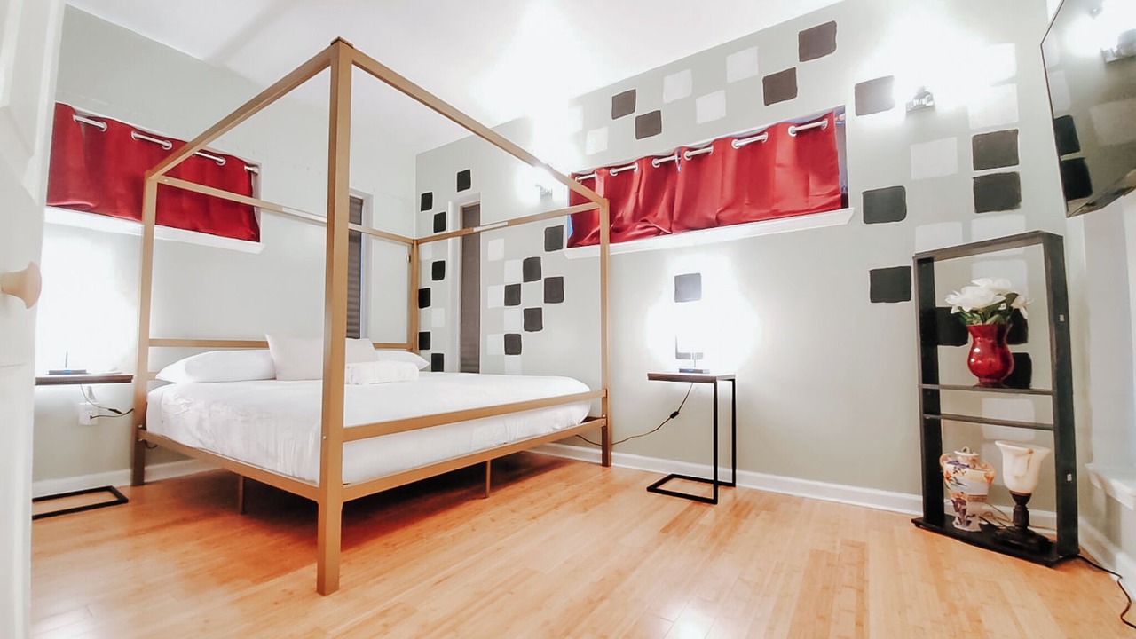 Photo of Bedroom in Center City