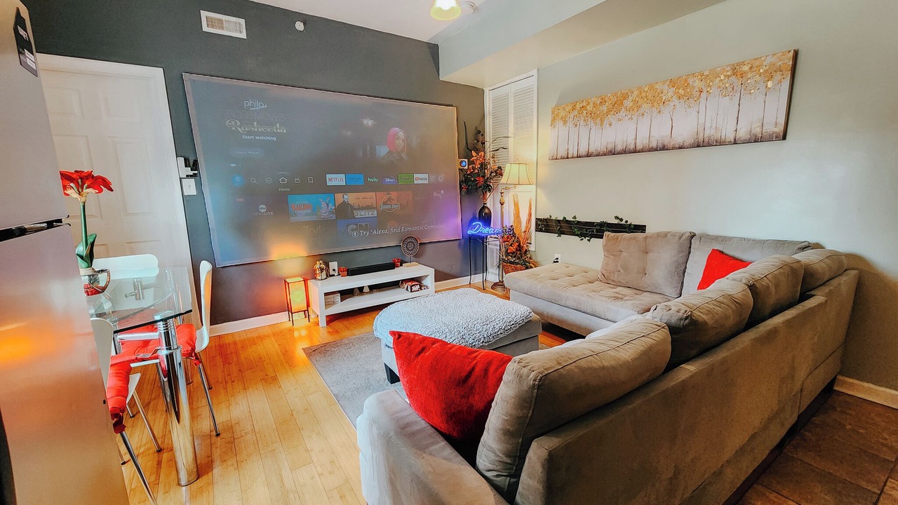 Photo of Livingroom in Center City
