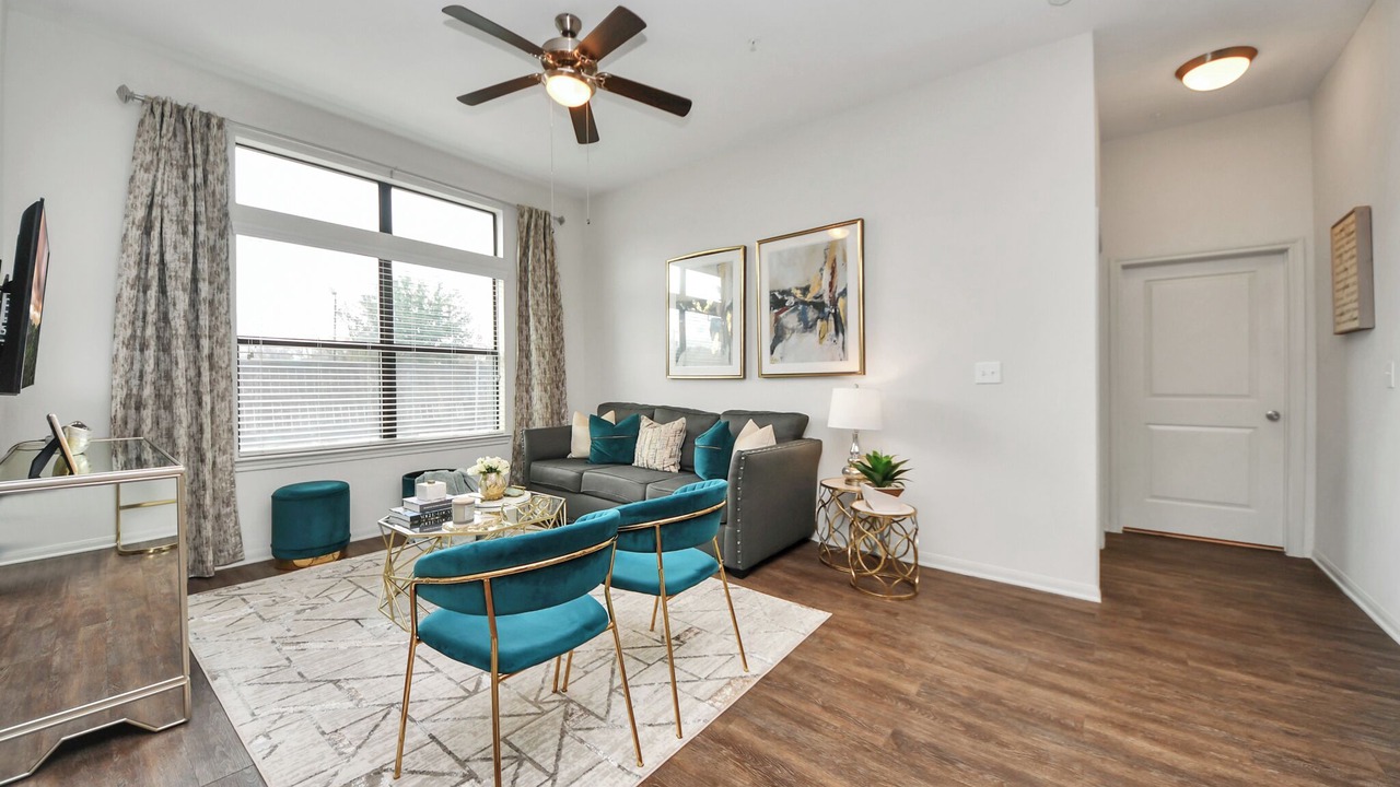 Photo of Livingroom in Braeswood Place
