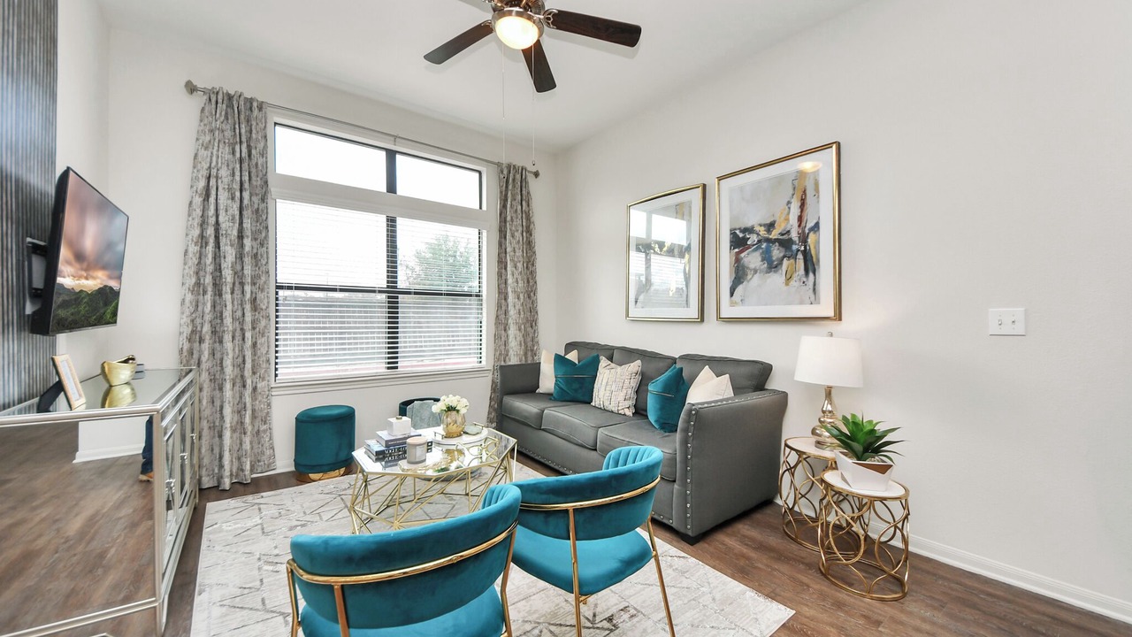 Photo of Livingroom in Braeswood Place