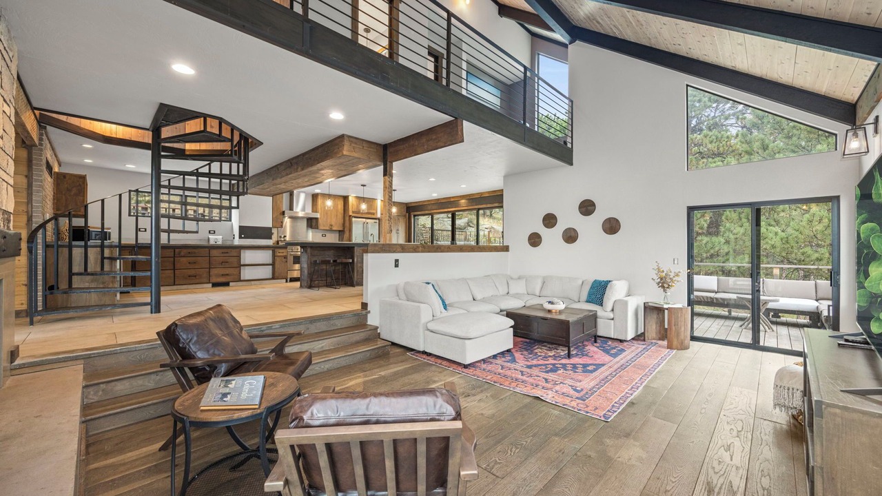 Photo of Livingroom in Pine Brook Hill