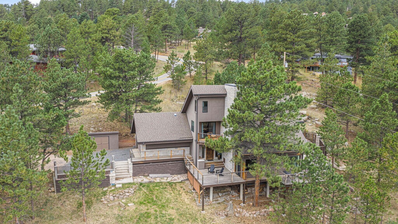 Photo of Outdoor in Pine Brook Hill