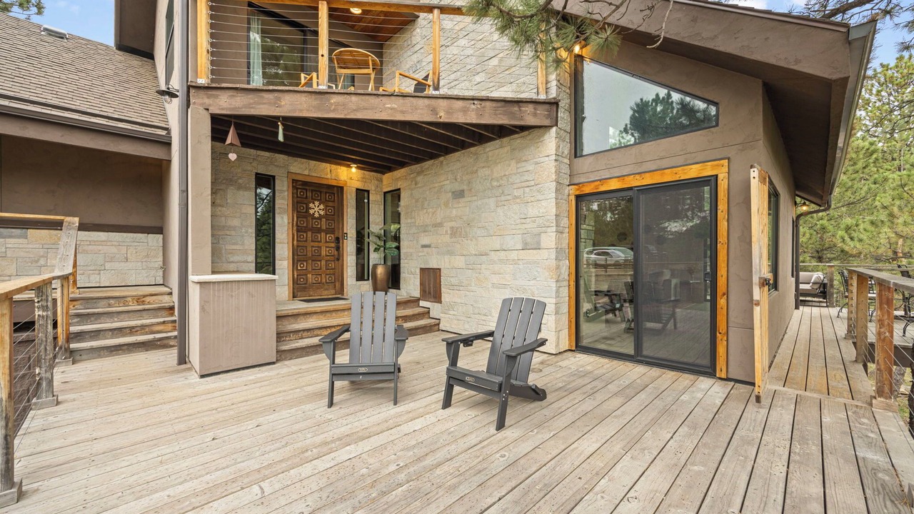 Photo of Patio Balcony in Pine Brook Hill