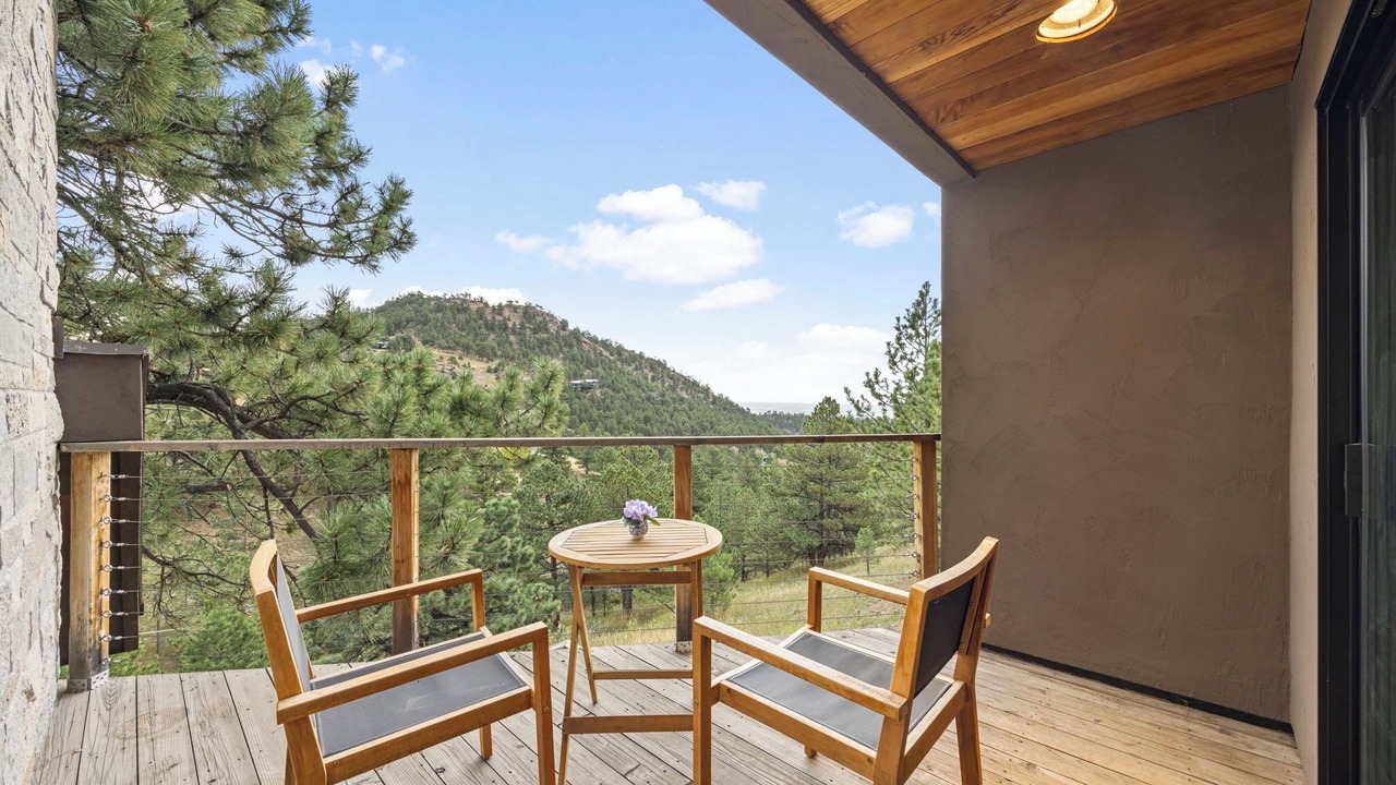 Photo of Outdoor in Pine Brook Hill