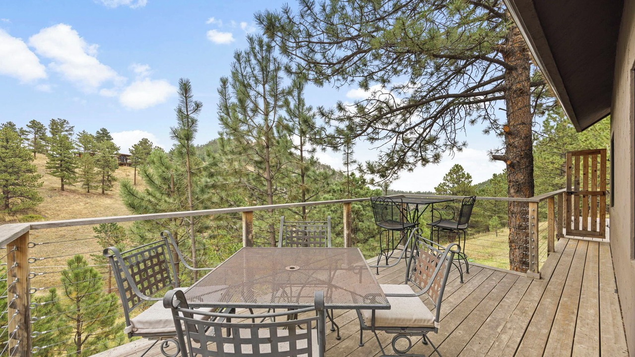 Photo of Outdoor in Pine Brook Hill