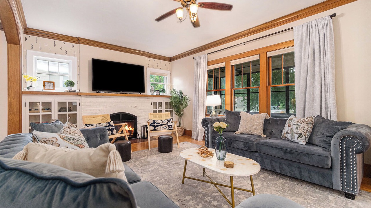 Photo of Livingroom in Dundee-Happy Hollow Historic District