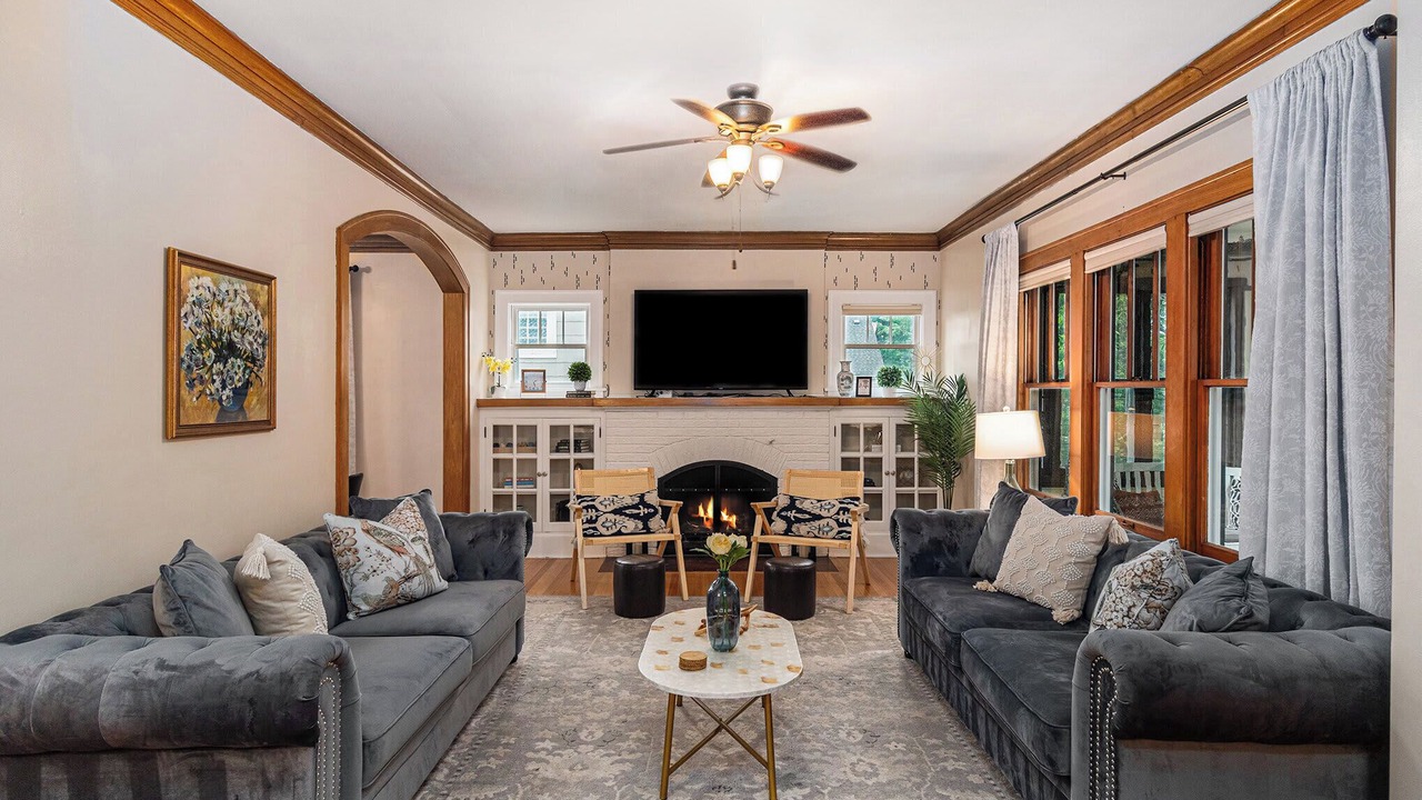 Photo of Livingroom in Dundee-Happy Hollow Historic District