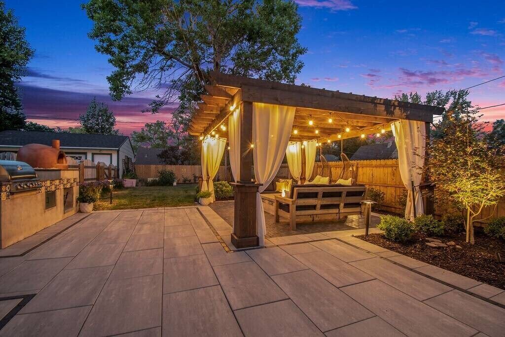 Photo of Outdoor in Dundee-Happy Hollow Historic District