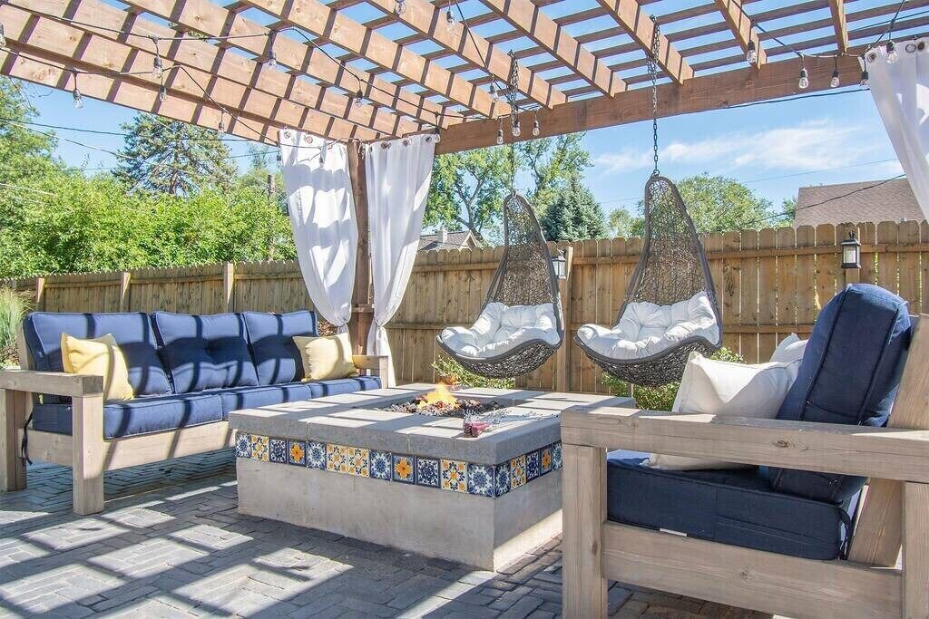Photo of Patio Balcony in Dundee-Happy Hollow Historic District