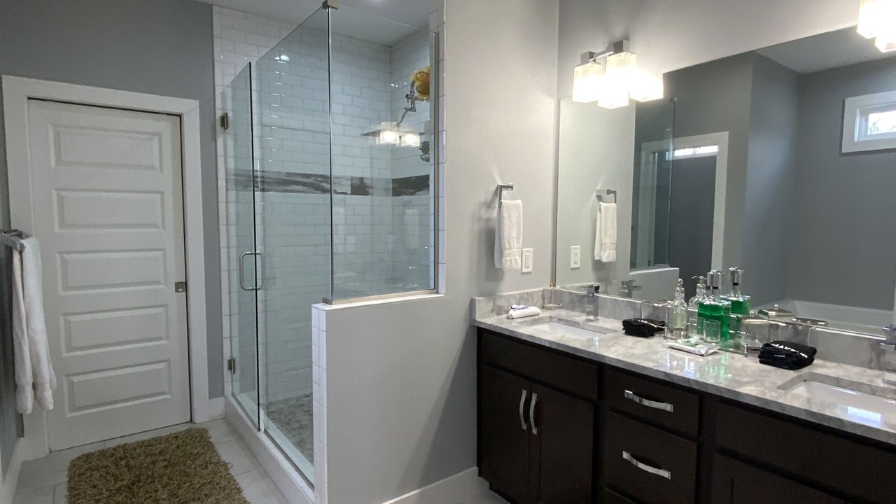 Photo of Bathroom in Shelby Hills