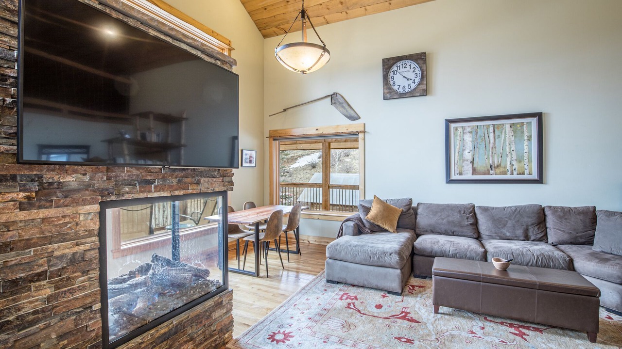 Photo of Livingroom in Creede