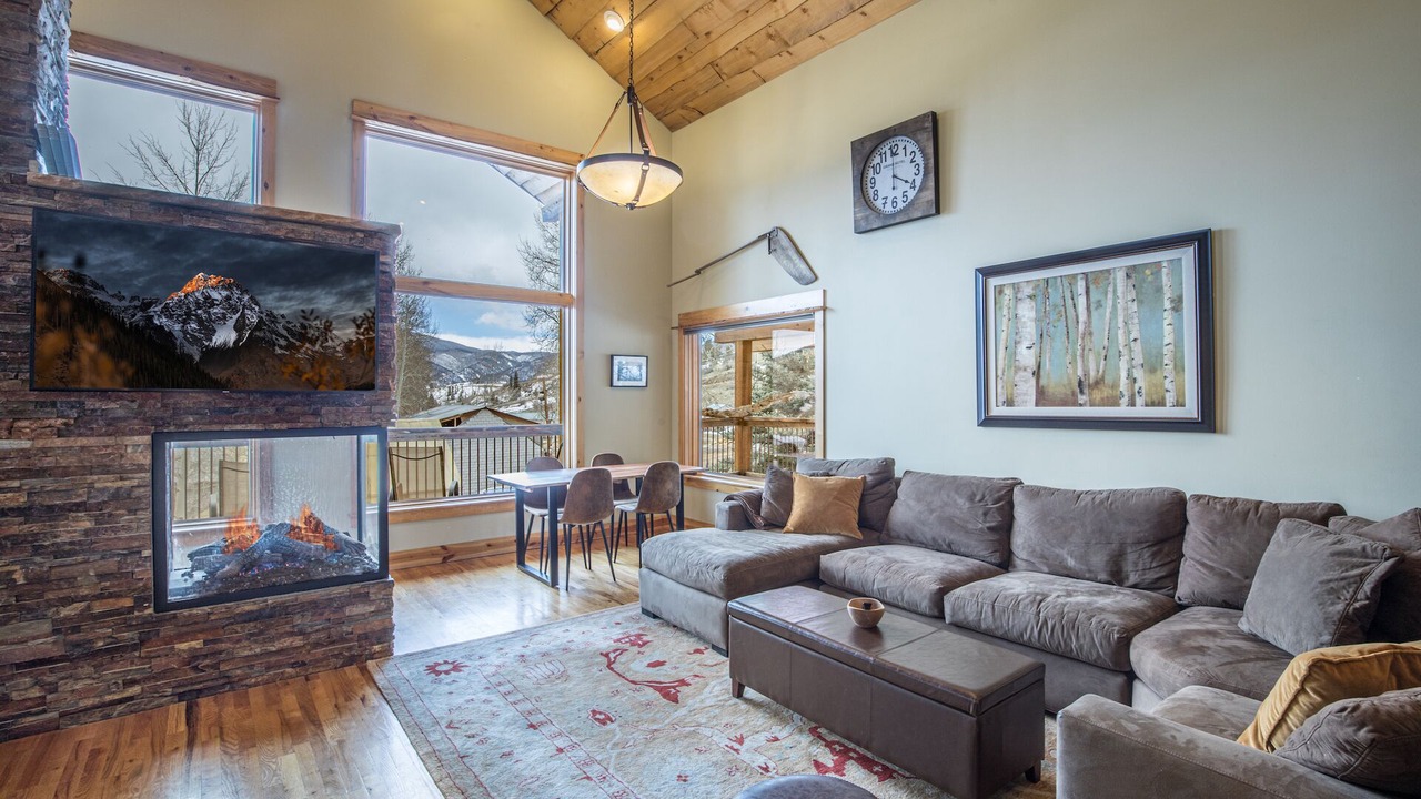 Photo of Livingroom in Creede