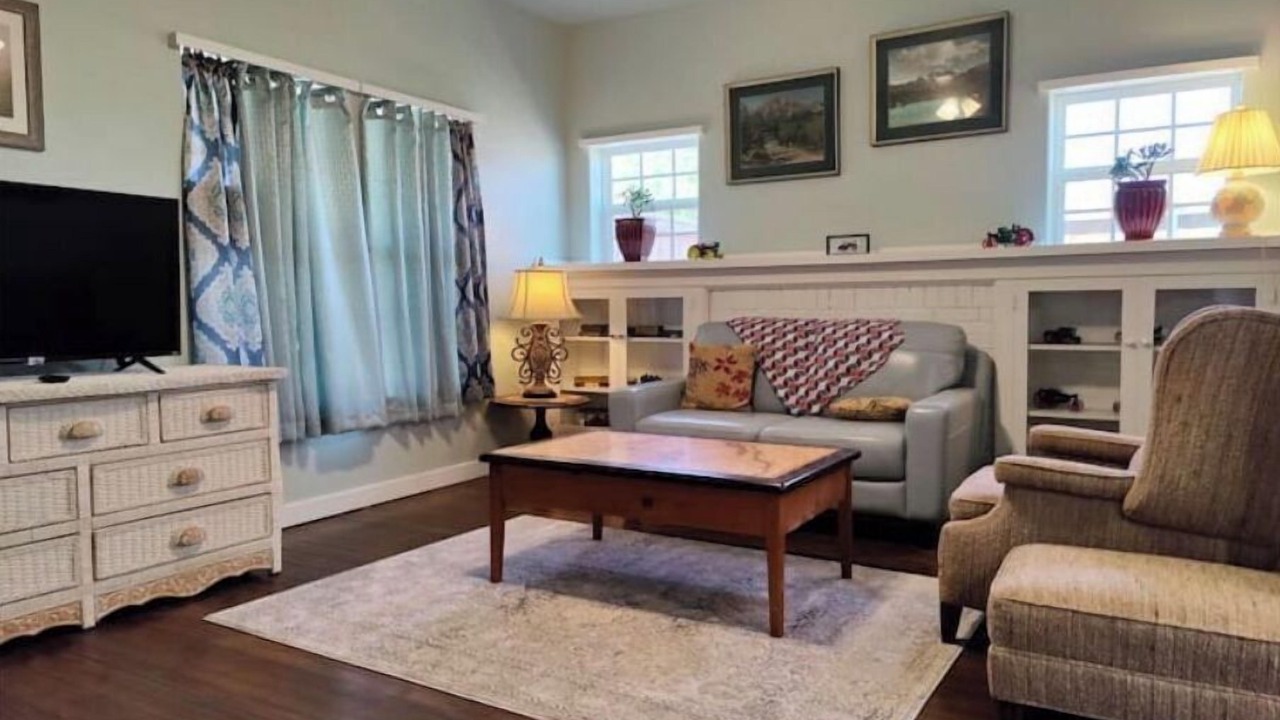 Photo of Livingroom in Slaton
