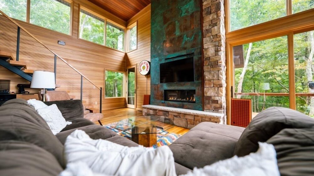 Photo of Livingroom in Beersheba Springs