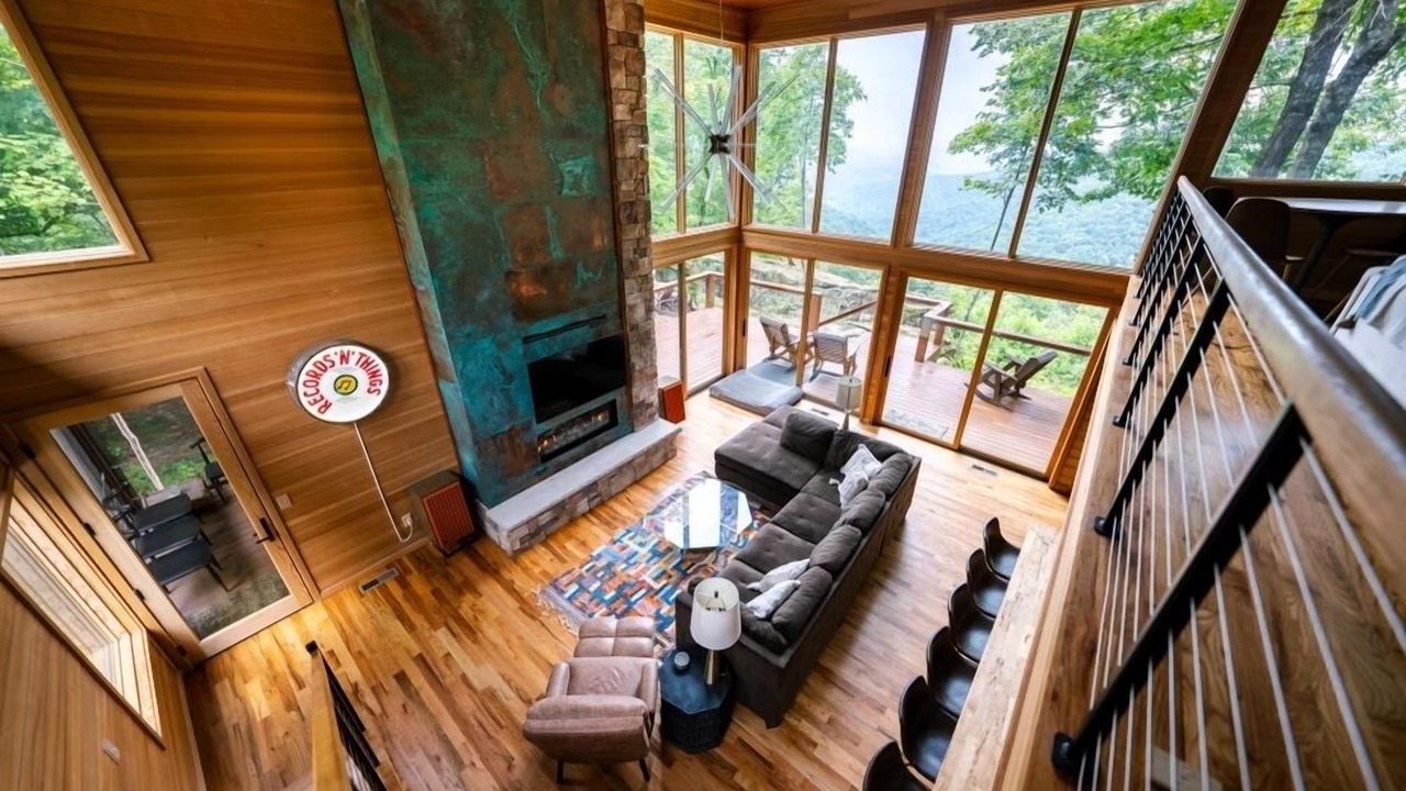Photo of Livingroom in Beersheba Springs