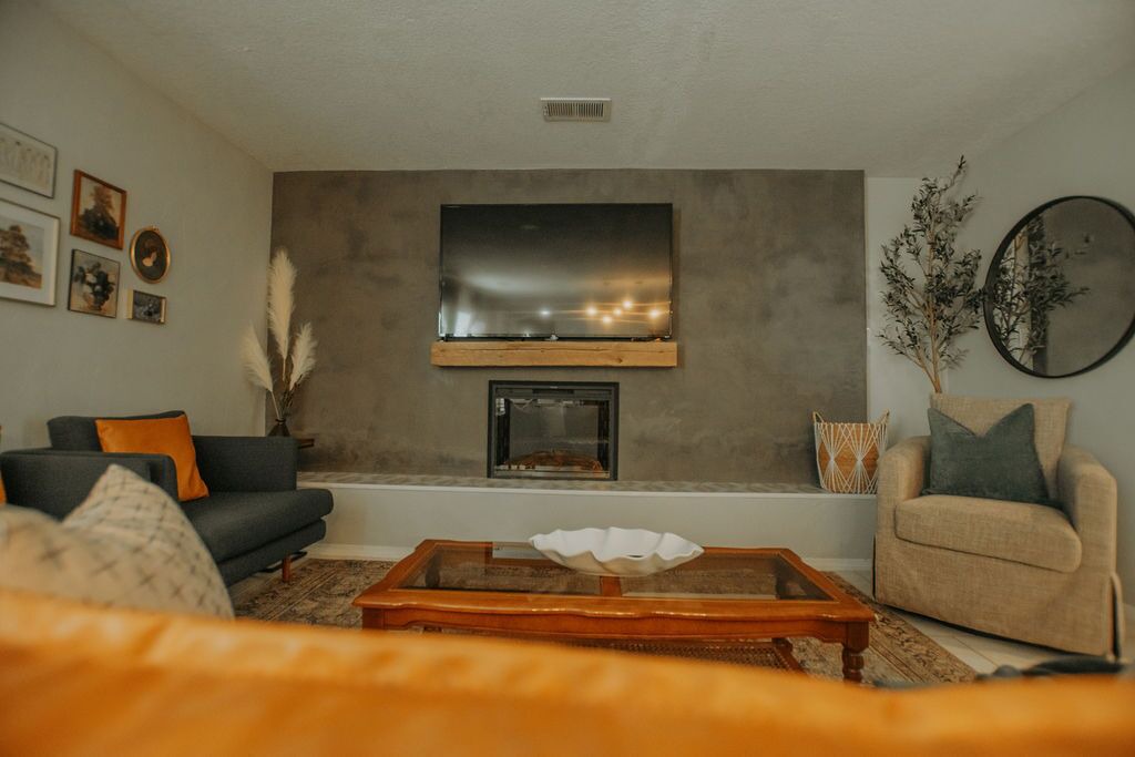 Photo of Livingroom in Westgate Heights