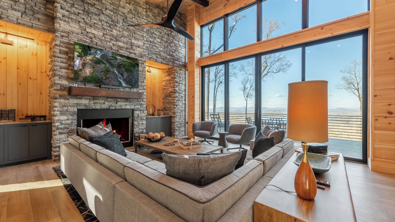 Photo of Livingroom in Ridges Over the Lake