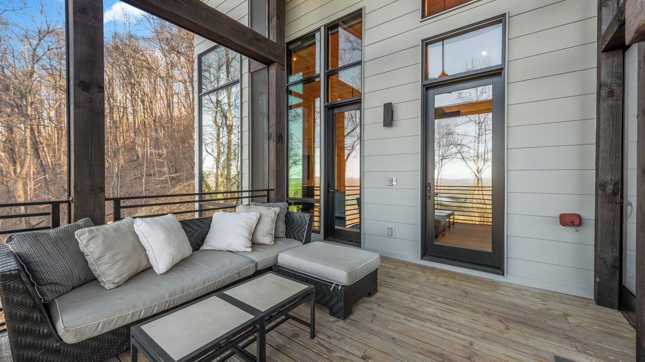 Photo of Patio Balcony in Ridges Over the Lake