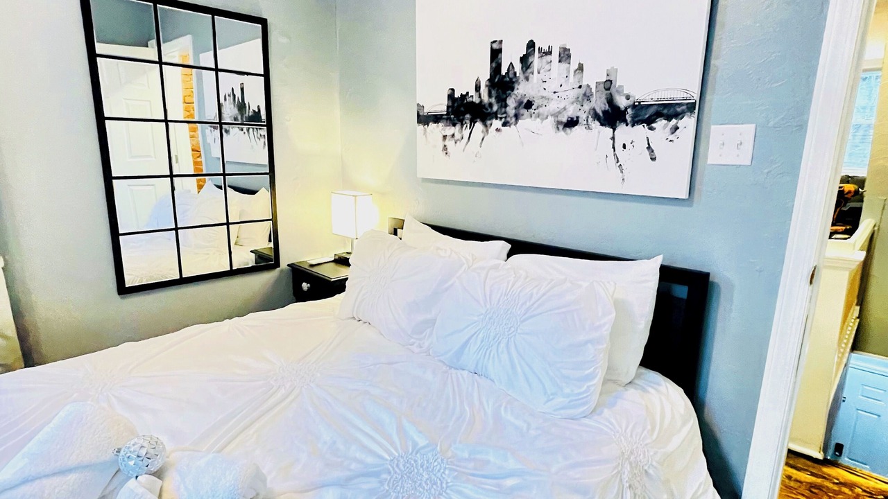 Photo of Bedroom in East Allegheny
