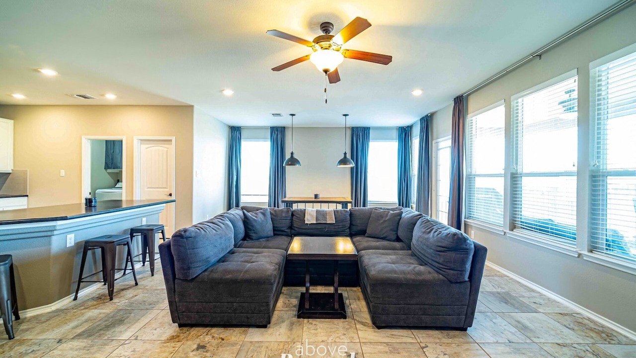 Photo of Livingroom in Hutto