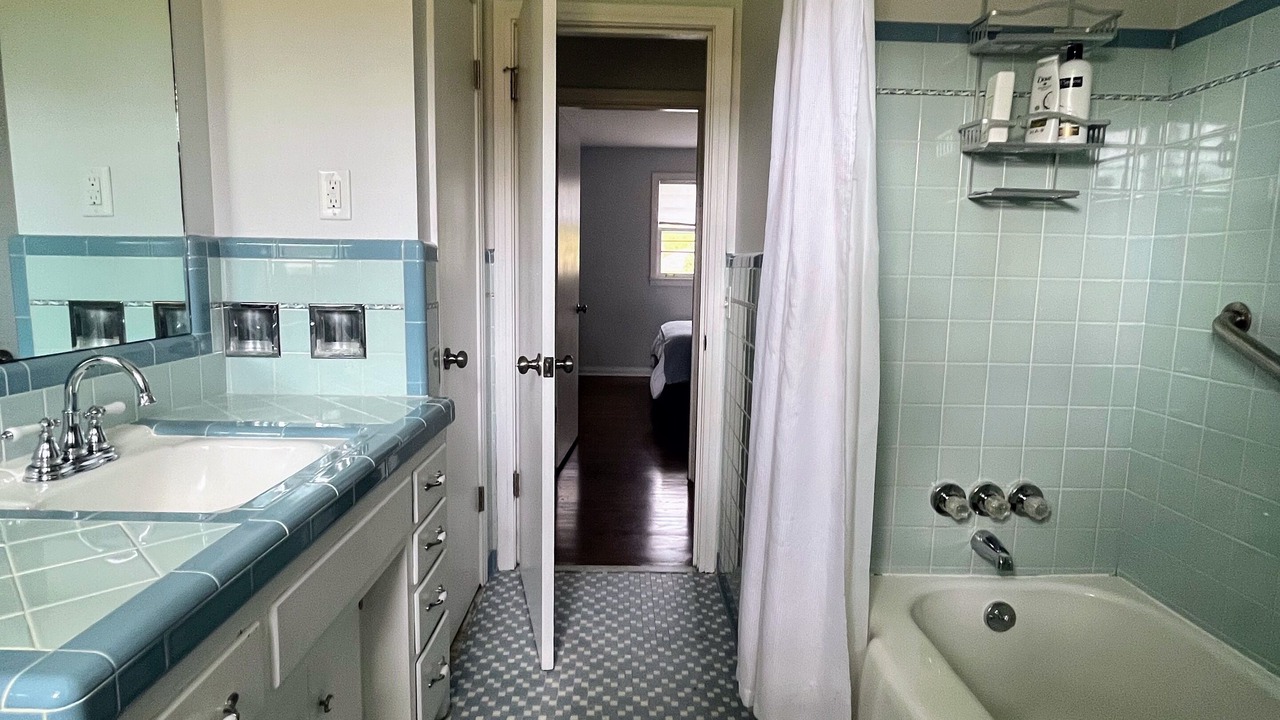 Photo of Bathroom in Charlotte Park