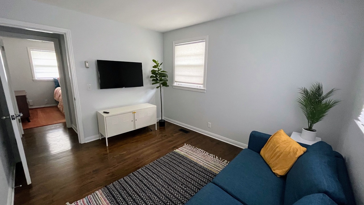 Photo of Livingroom in Charlotte Park