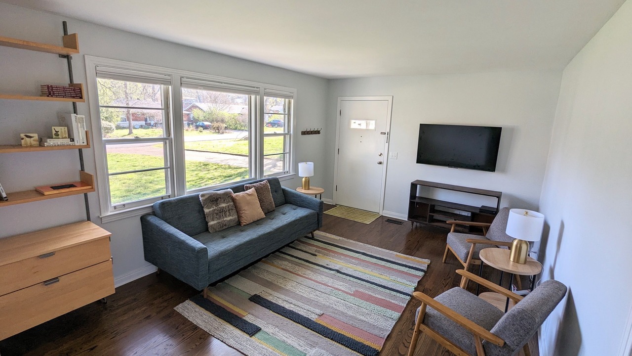Photo of Livingroom in Charlotte Park