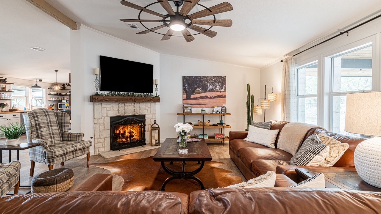Photo of Livingroom in Dripping Springs
