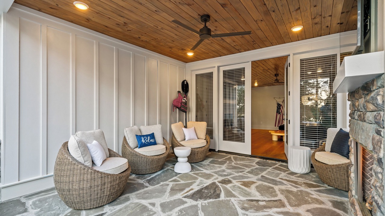 Photo of Livingroom in Lake Oconee