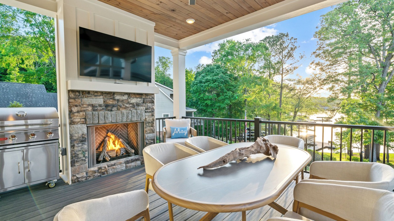 Photo of Livingroom in Lake Oconee