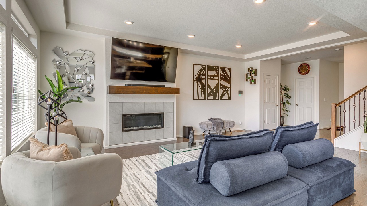 Photo of Livingroom in Aurora