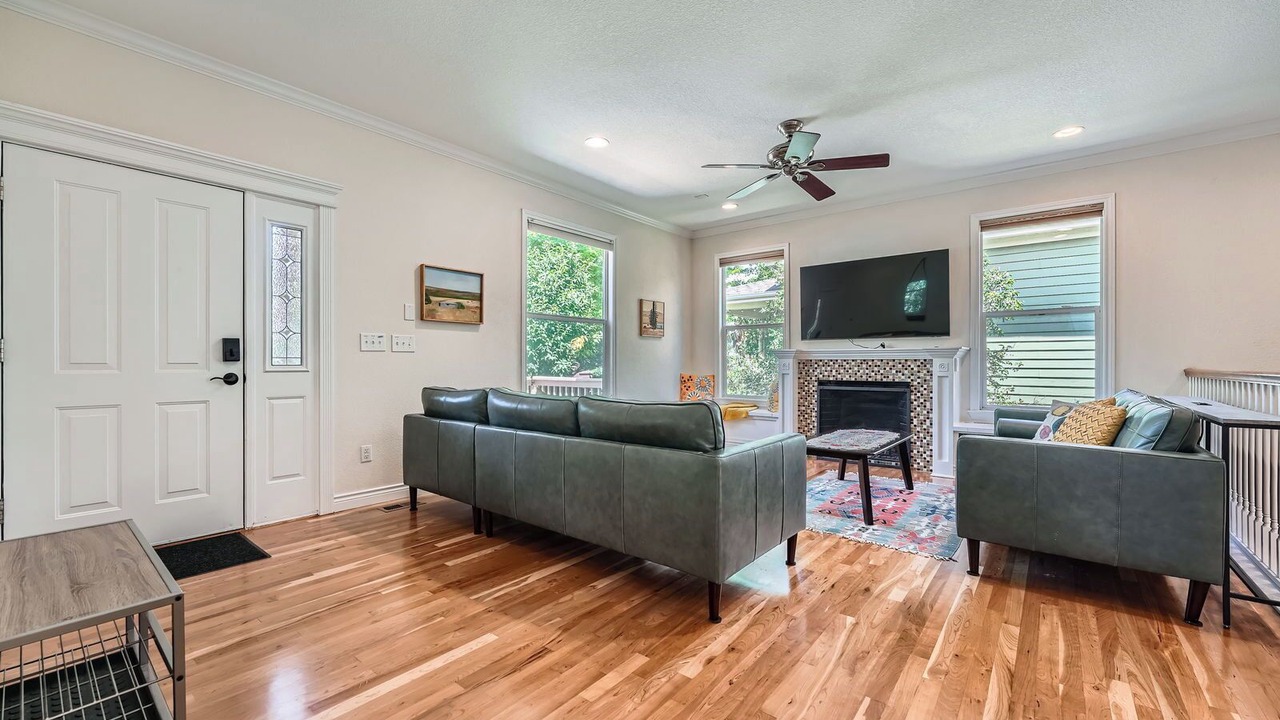 Photo of Livingroom in Stapleton