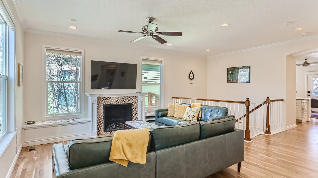 Photo of Livingroom in Stapleton