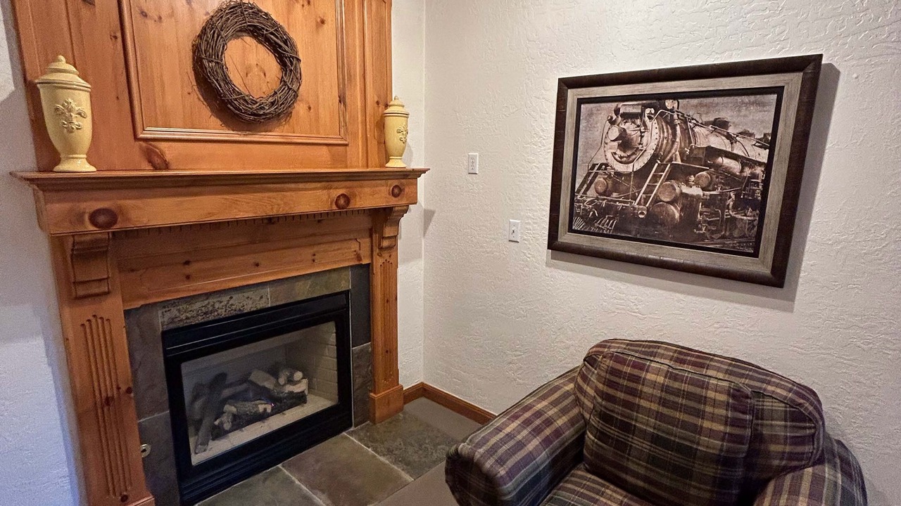 Photo of Livingroom in Midway
