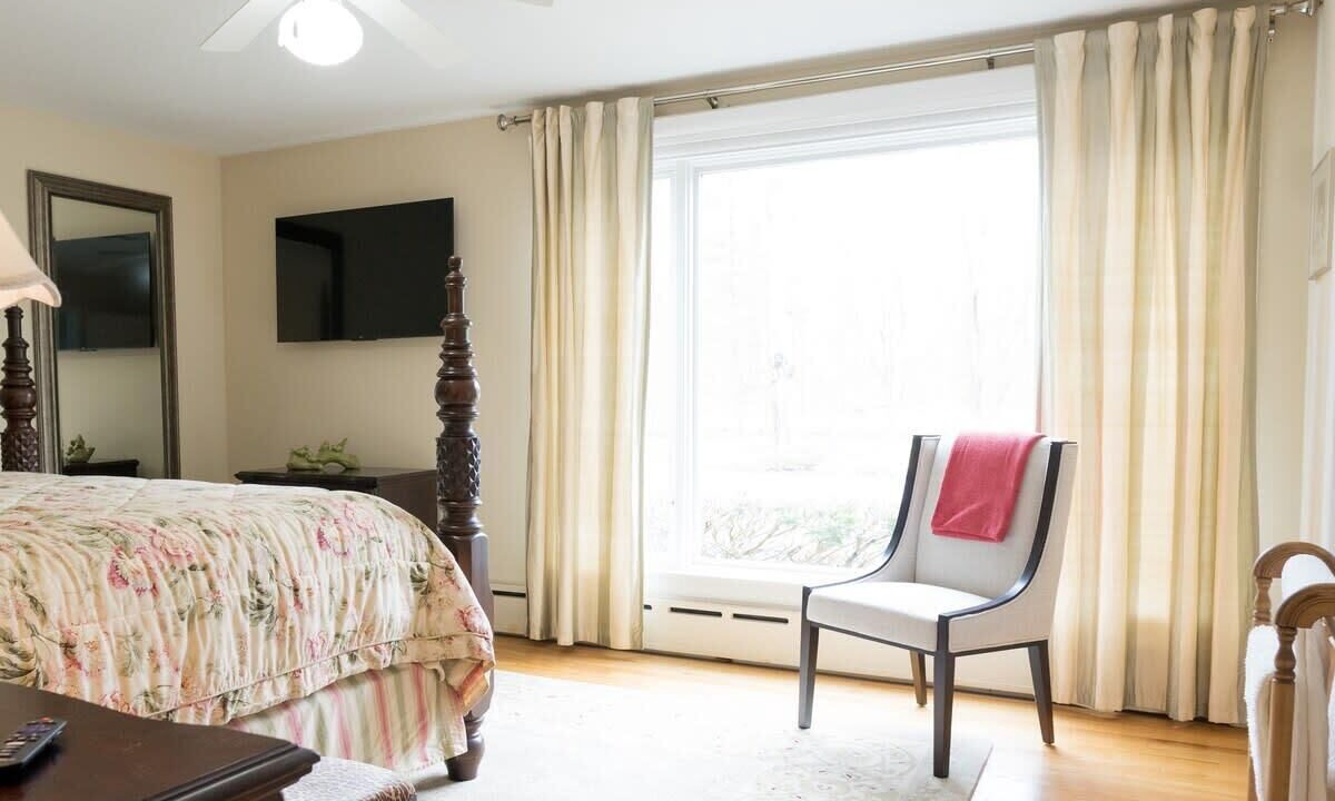 Photo of Bedroom in Benton Harbor