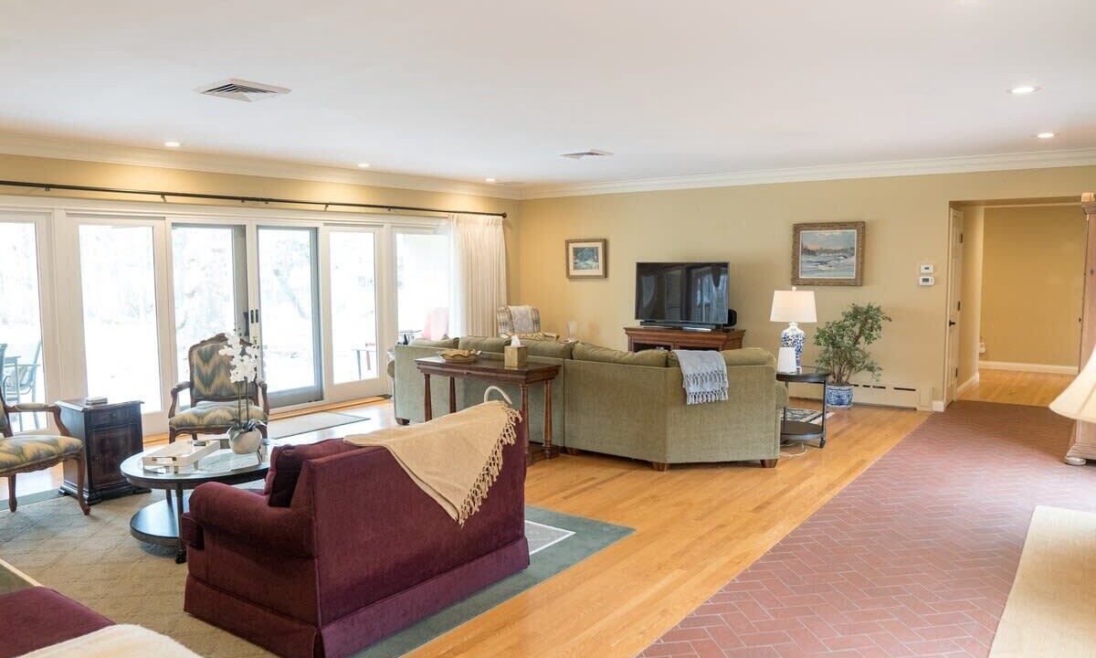Photo of Livingroom in Benton Harbor