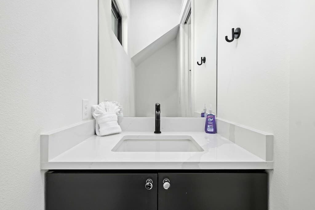 Photo of Bathroom in Elmhurst Heights