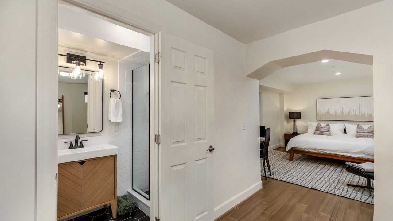 Photo of Bedroom in Midtown