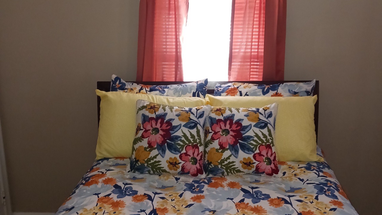Photo of Bedroom in Midfield