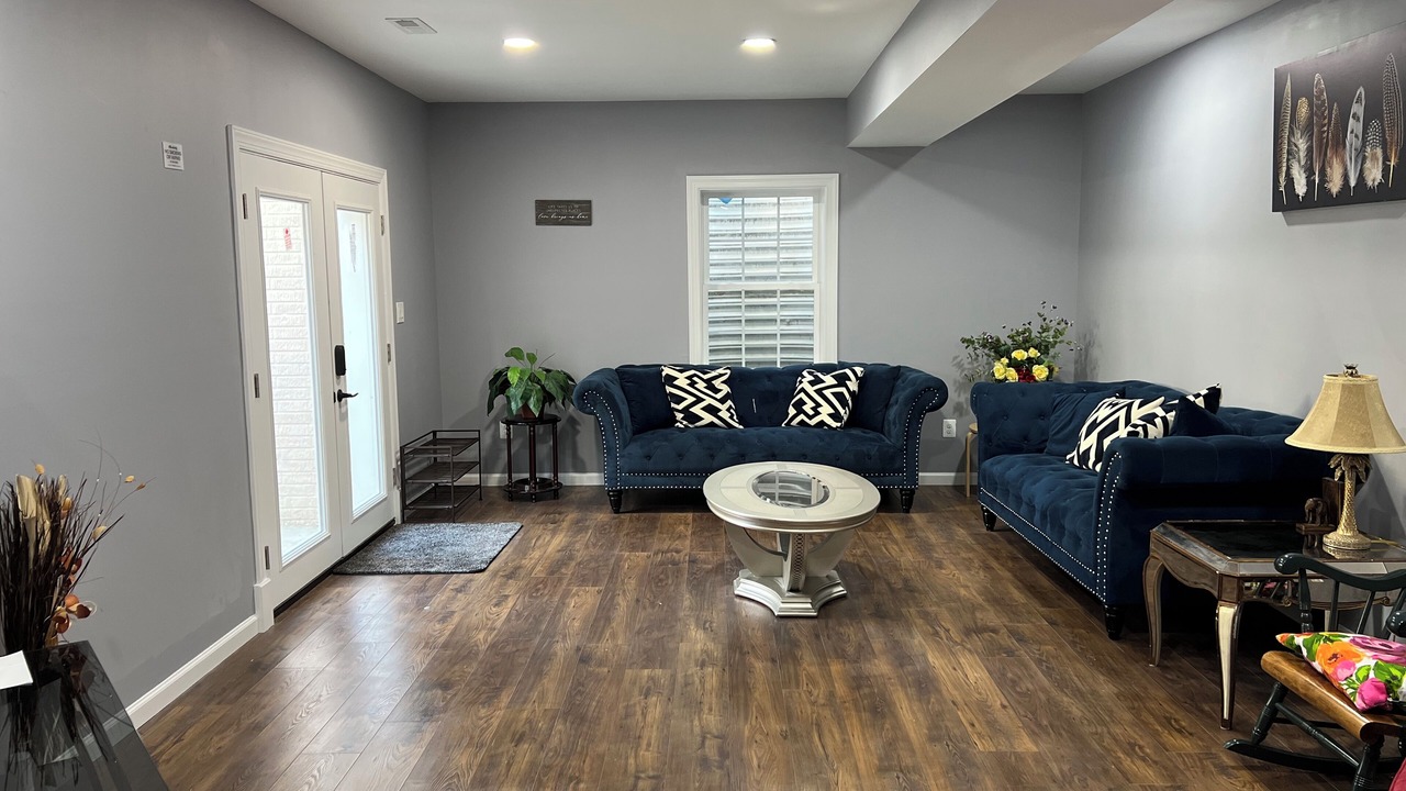 Photo of Livingroom in Baileys Crossroads