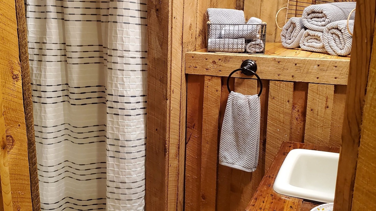 Photo of Bathroom in Rising Fawn