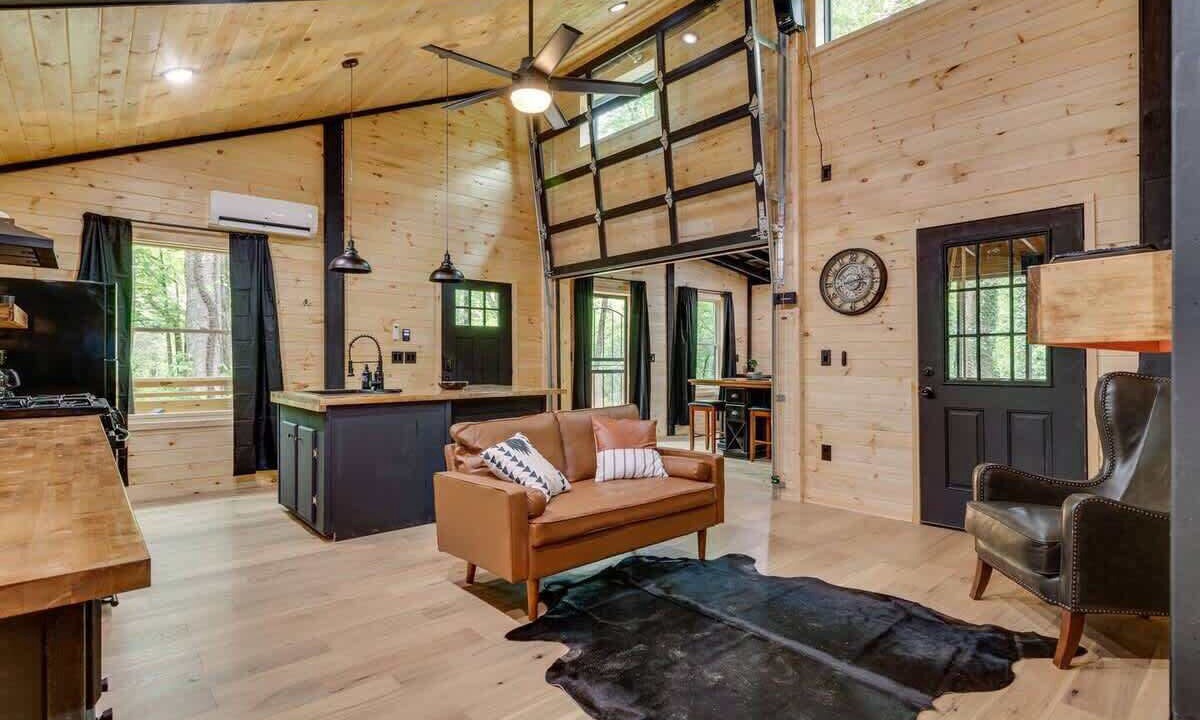 Photo of Livingroom in Rocky Grove