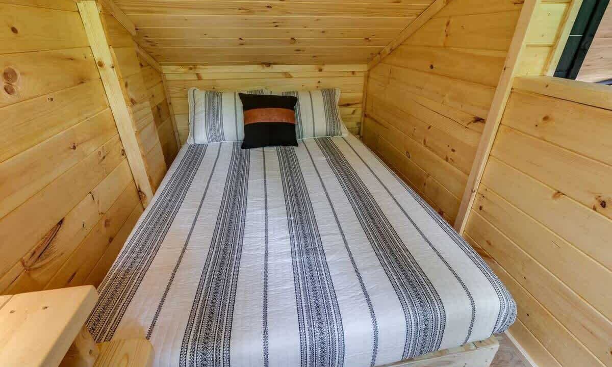 Photo of Bedroom in Rocky Grove